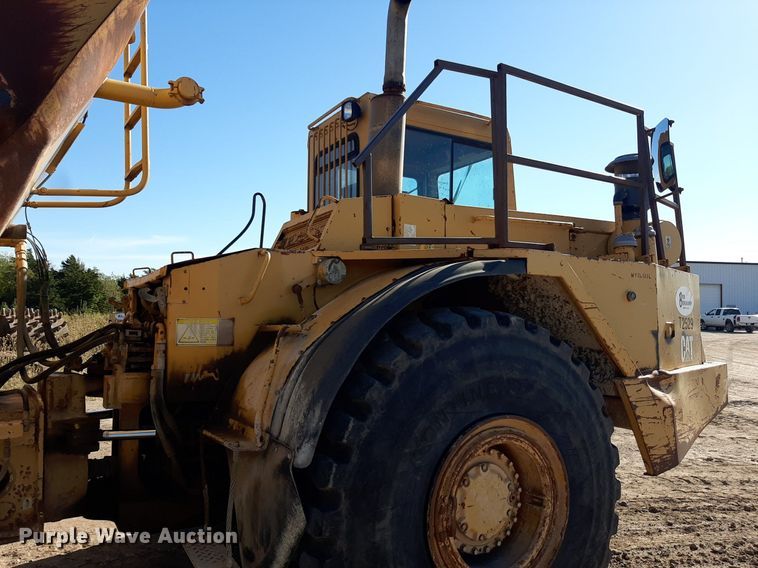 image for item KD9149 1993 Caterpillar D25D  water wagon