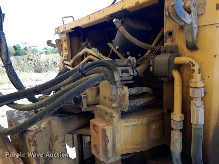 image for item KD9149 1993 Caterpillar D25D  water wagon