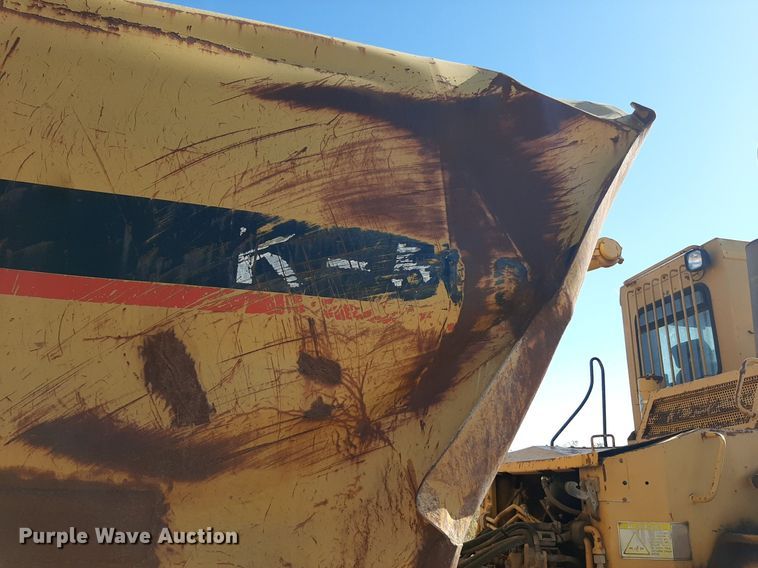 image for item KD9149 1993 Caterpillar D25D  water wagon