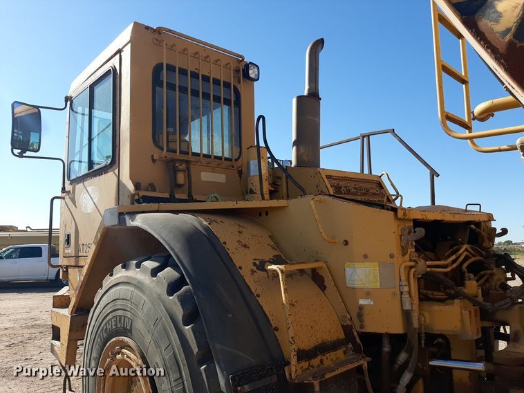 image for item KD9149 1993 Caterpillar D25D  water wagon