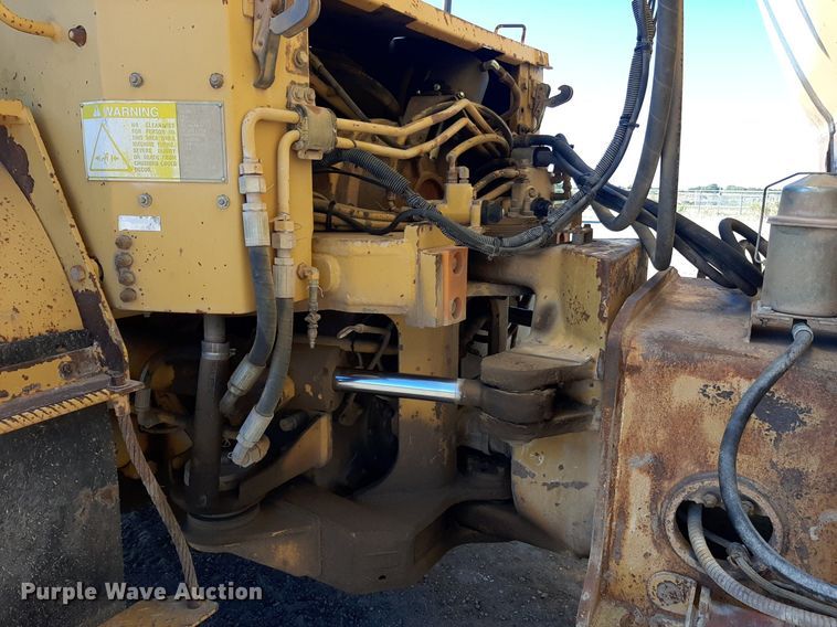 image for item KD9149 1993 Caterpillar D25D  water wagon