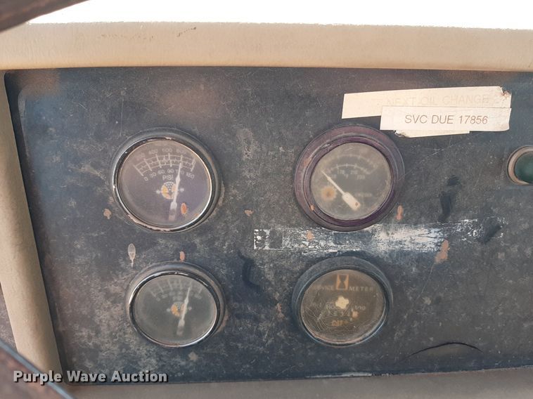 image for item KD9149 1993 Caterpillar D25D  water wagon