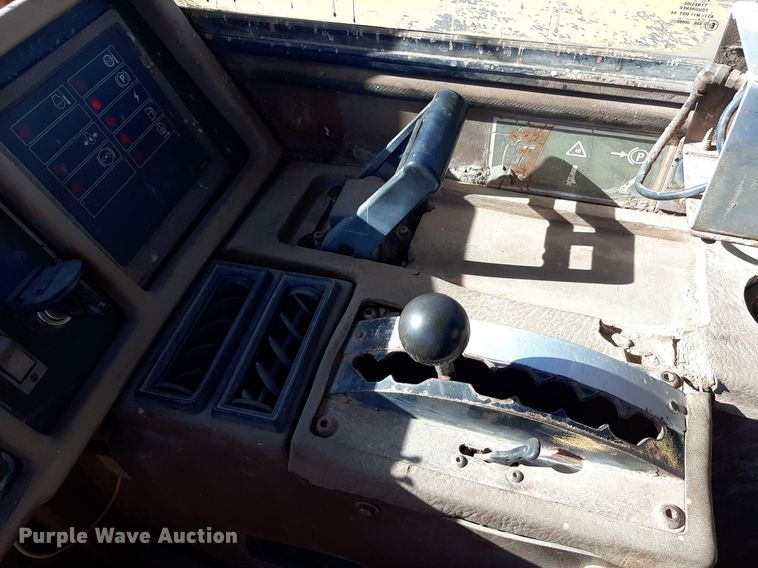 image for item KD9149 1993 Caterpillar D25D  water wagon