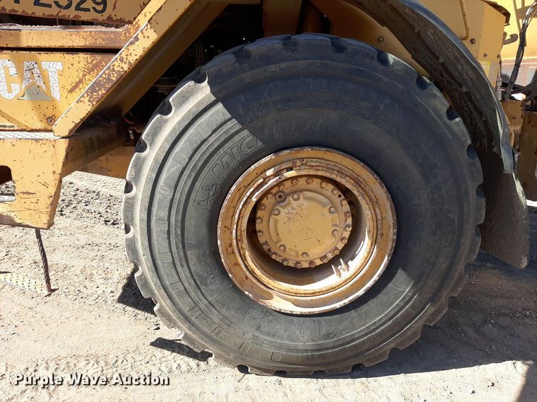 image for item KD9149 1993 Caterpillar D25D  water wagon