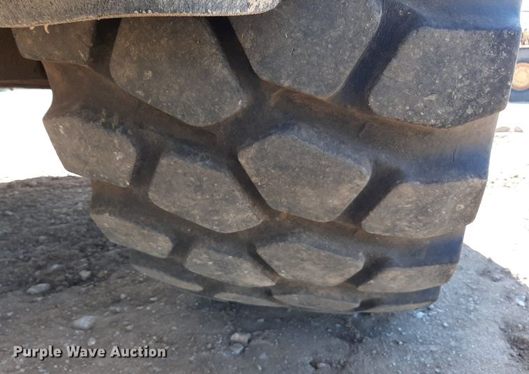 image for item KD9149 1993 Caterpillar D25D  water wagon