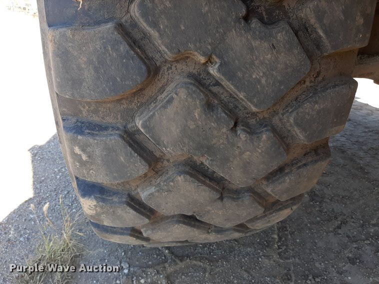 image for item KD9149 1993 Caterpillar D25D  water wagon