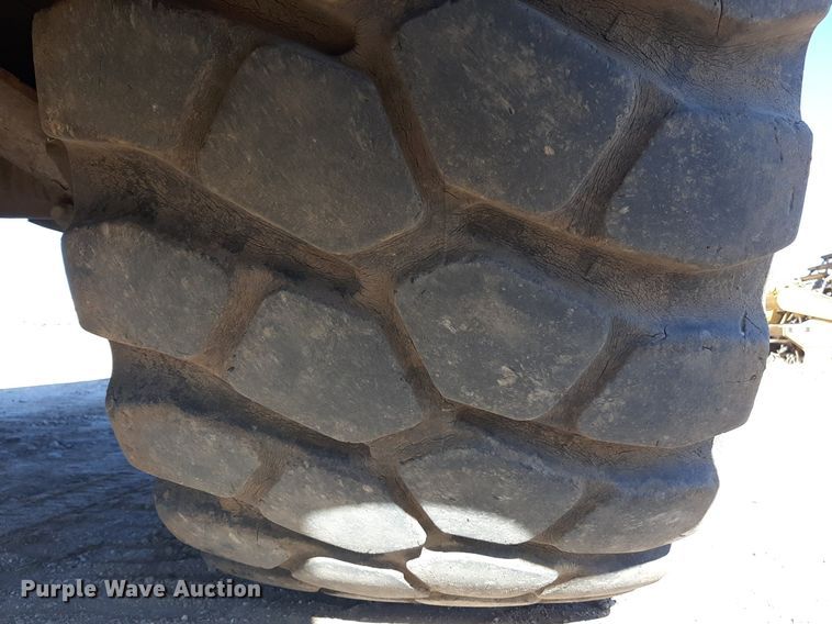 image for item KD9149 1993 Caterpillar D25D  water wagon