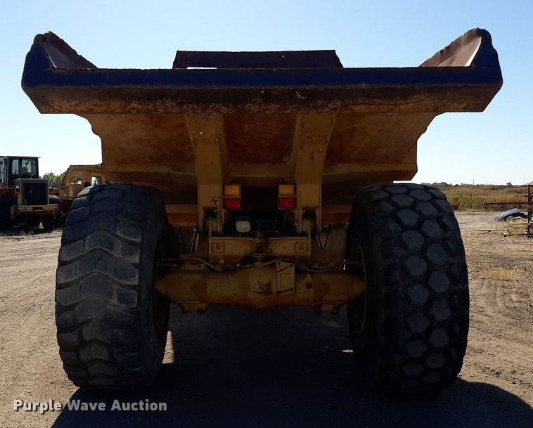 image for item KD9150 1992 Caterpillar D25D  haul truck