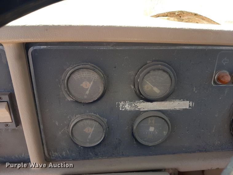 image for item KD9150 1992 Caterpillar D25D  haul truck