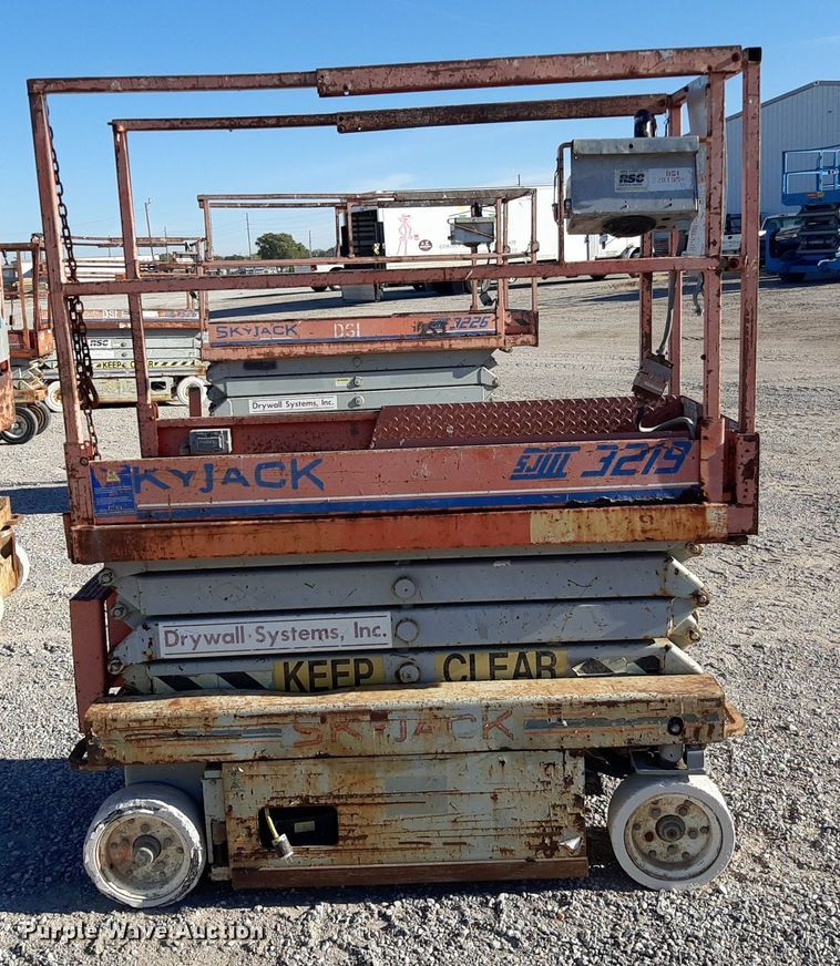 image for item KD9152 Skyjack 3219  scissor lift