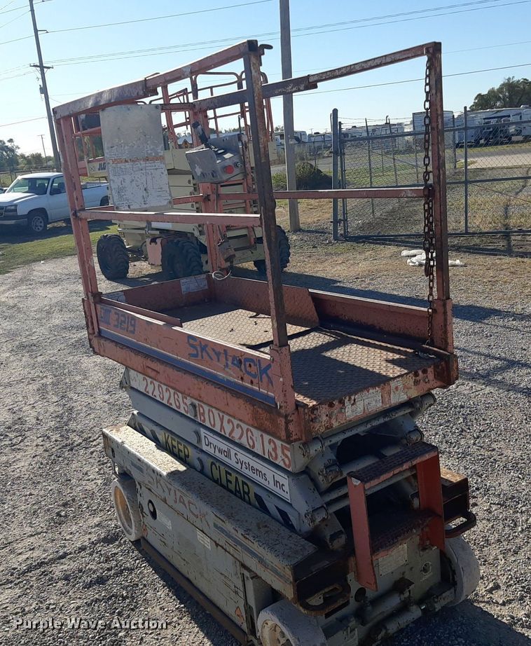 image for item KD9152 Skyjack 3219  scissor lift