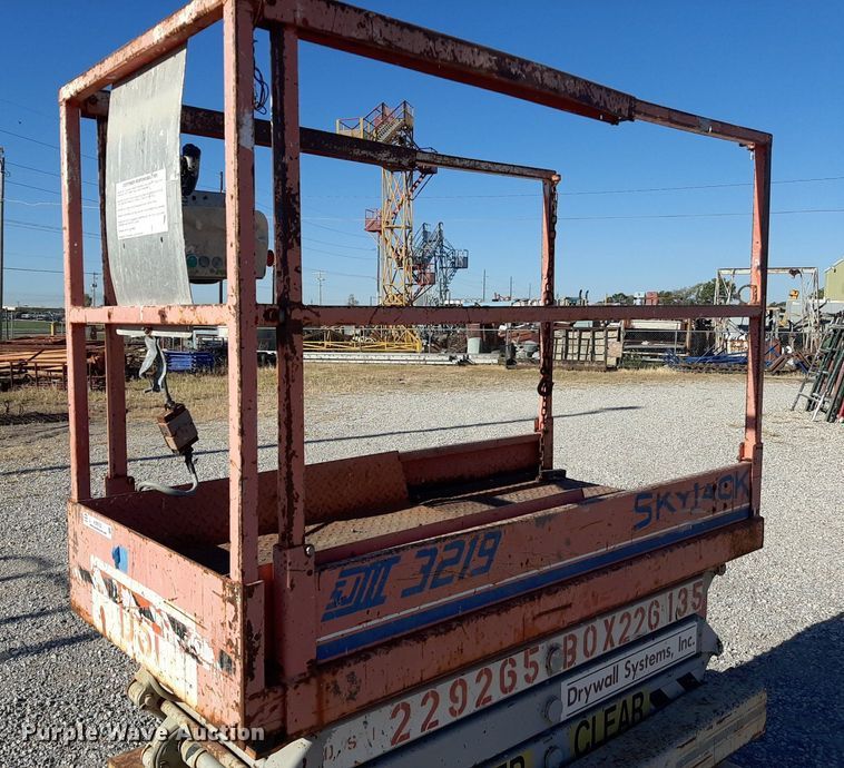 image for item KD9152 Skyjack 3219  scissor lift