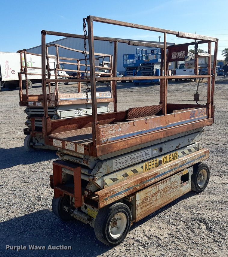 image for item KD9153 Skyjack 3220  scissor lift