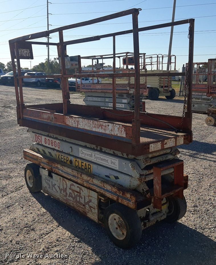 image for item KD9153 Skyjack 3220  scissor lift