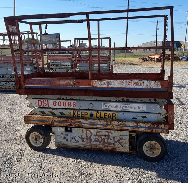 image for item KD9153 Skyjack 3220  scissor lift