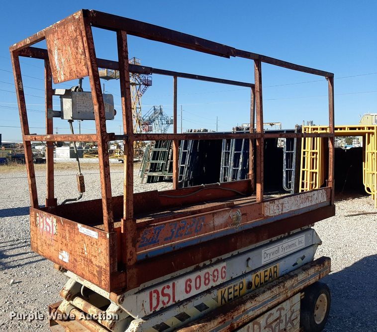 image for item KD9153 Skyjack 3220  scissor lift