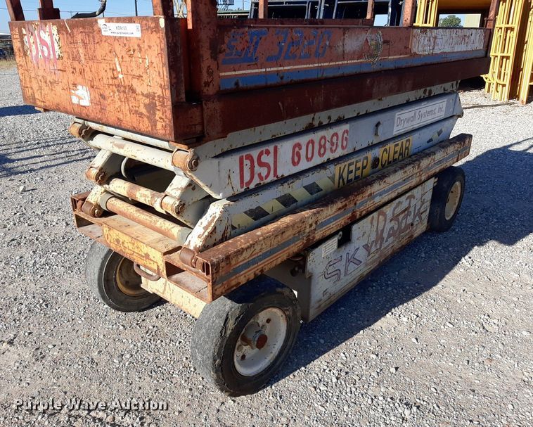 image for item KD9153 Skyjack 3220  scissor lift