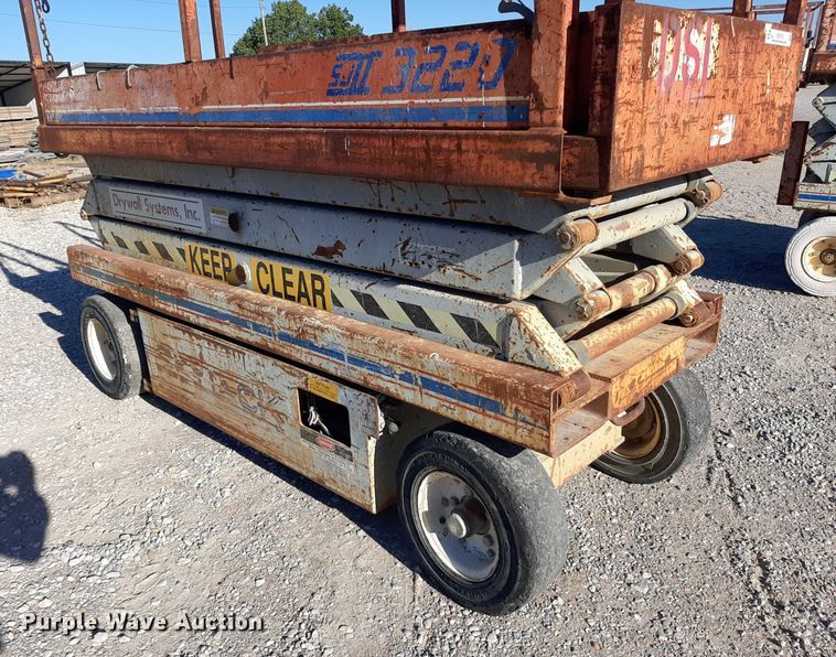 image for item KD9153 Skyjack 3220  scissor lift