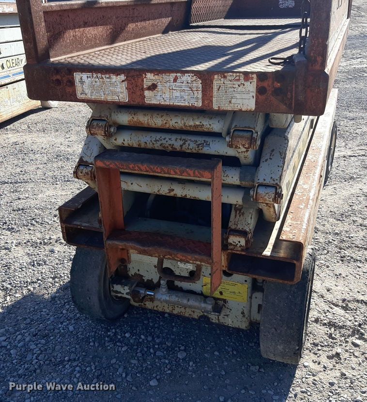 image for item KD9153 Skyjack 3220  scissor lift