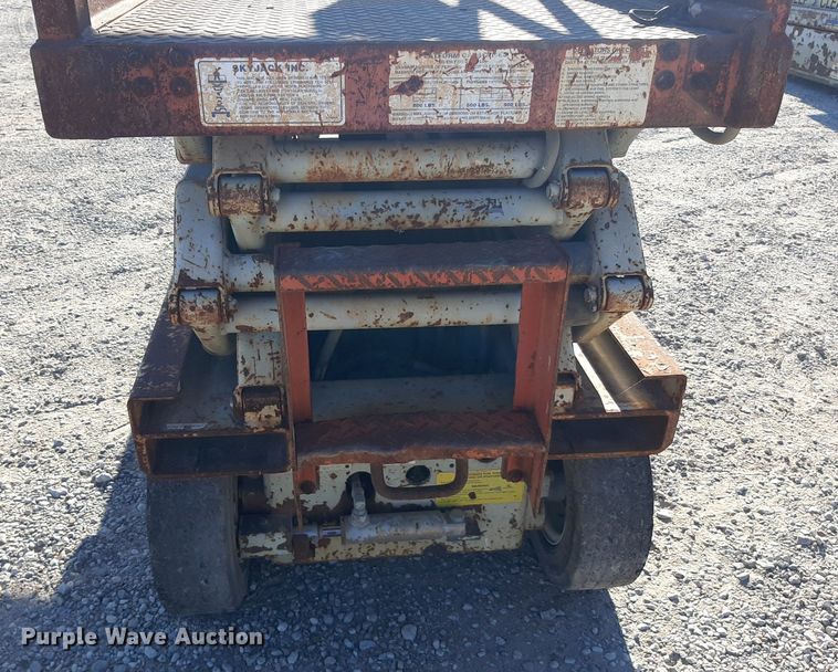 image for item KD9153 Skyjack 3220  scissor lift