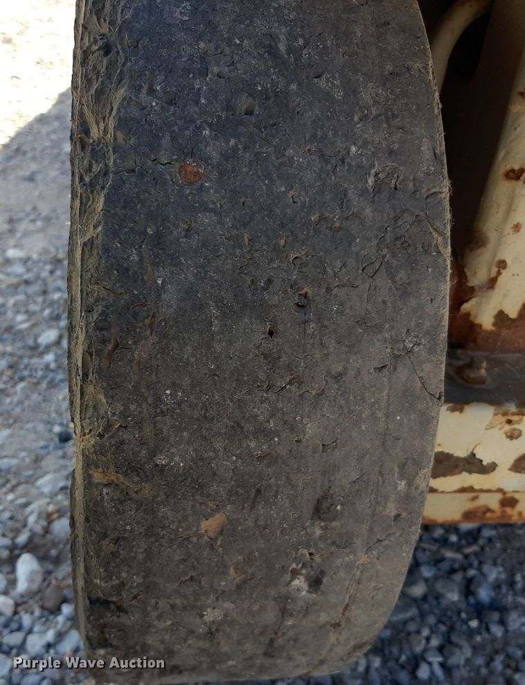 image for item KD9153 Skyjack 3220  scissor lift