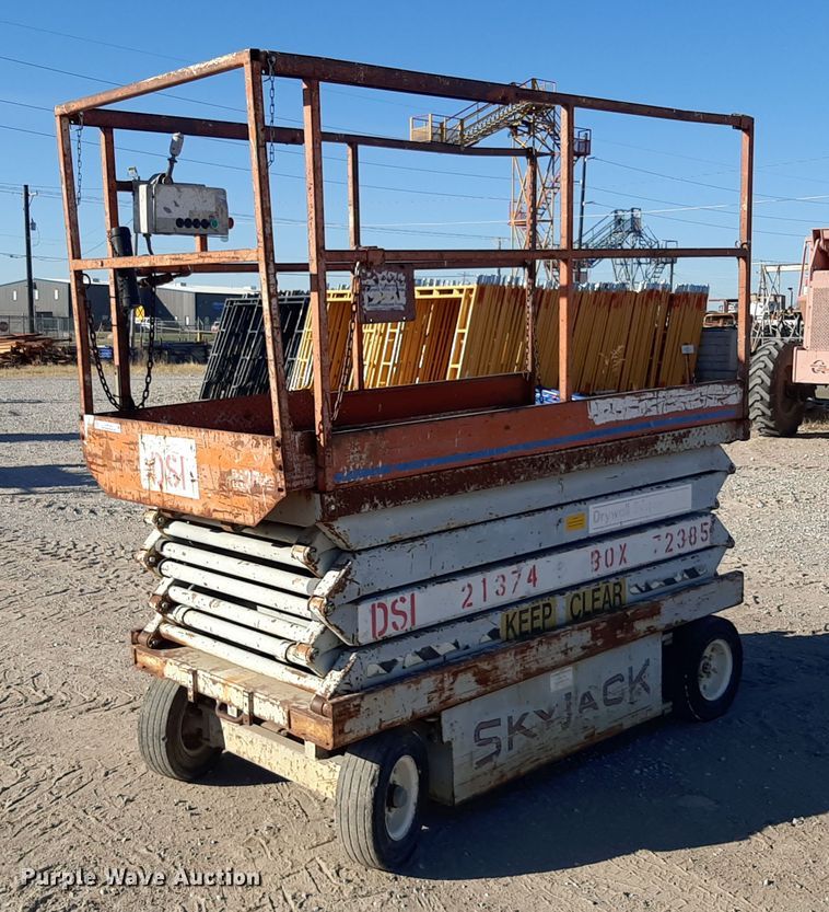 image for item KD9154 Skyjack  scissor lift