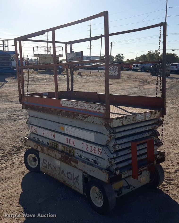 image for item KD9154 Skyjack  scissor lift