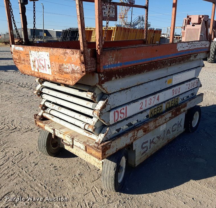 image for item KD9154 Skyjack  scissor lift