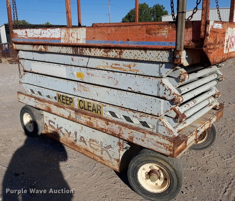 image for item KD9154 Skyjack  scissor lift