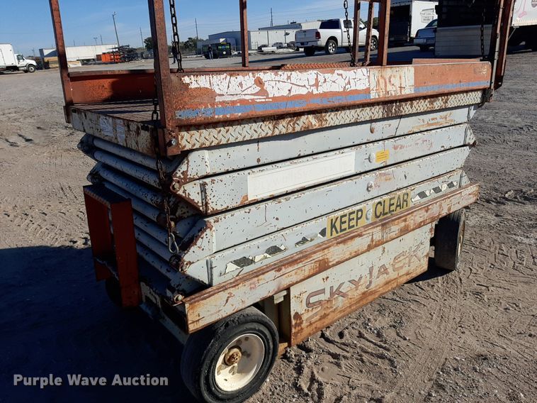 image for item KD9154 Skyjack  scissor lift