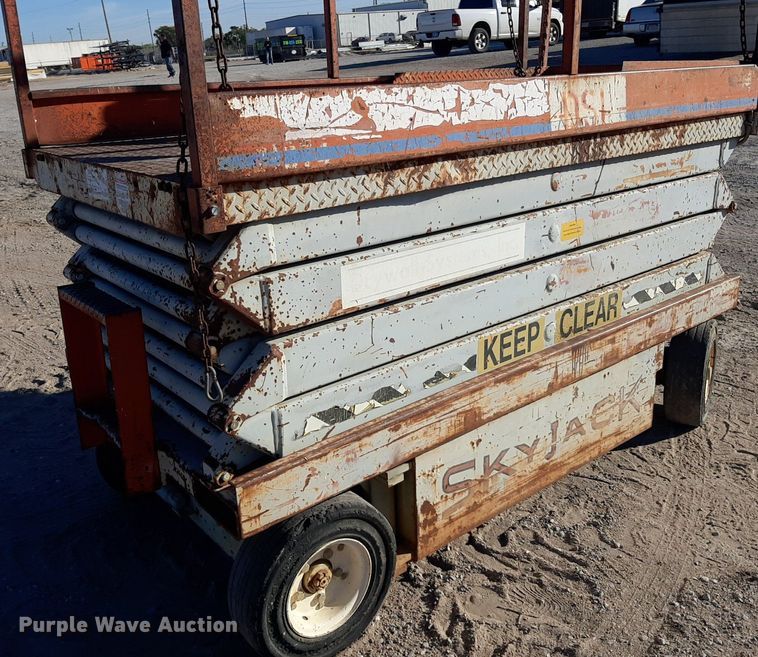image for item KD9154 Skyjack  scissor lift
