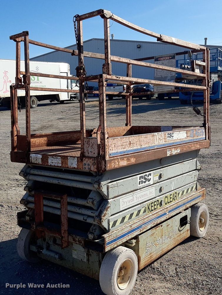 image for item KD9155 Skyjack 4626  scissor lift