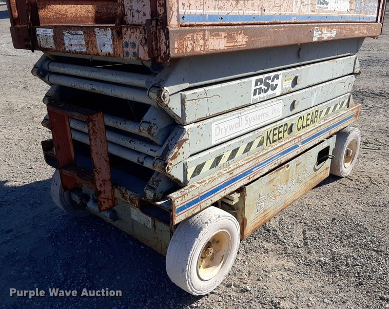 image for item KD9155 Skyjack 4626  scissor lift