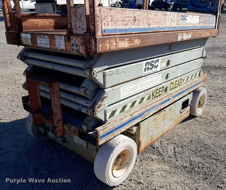image for item KD9155 Skyjack 4626  scissor lift