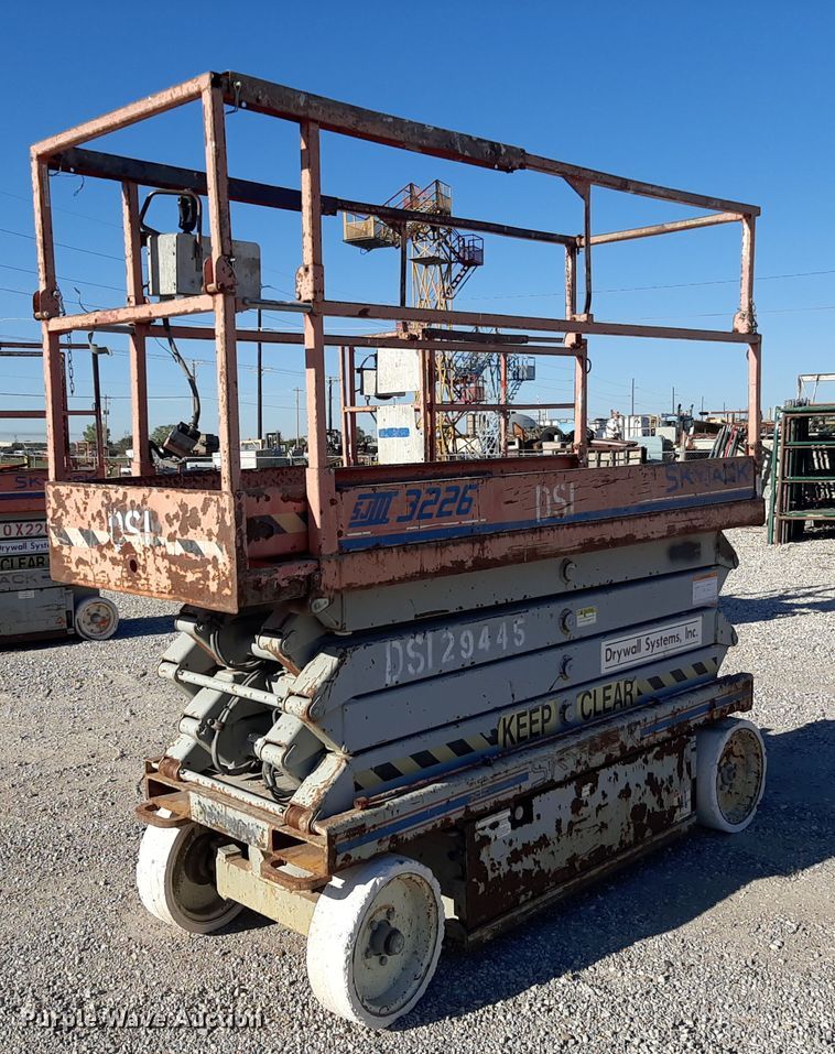 image for item KD9156 Skyjack 3226  scissor lift