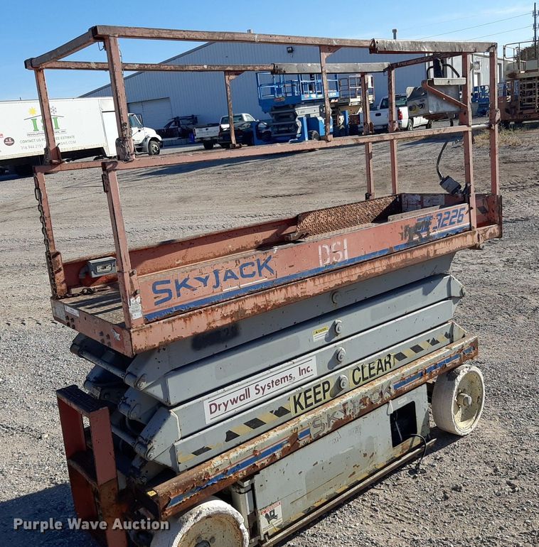 image for item KD9156 Skyjack 3226  scissor lift