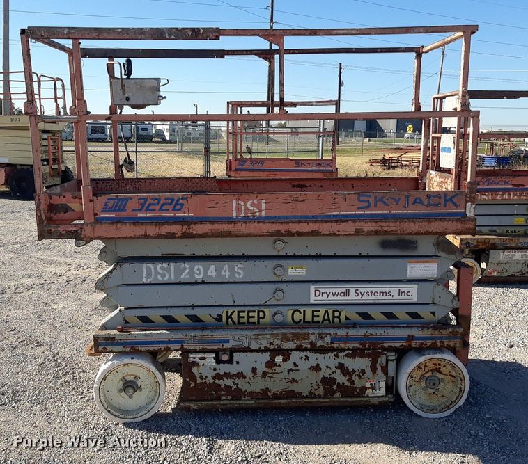 image for item KD9156 Skyjack 3226  scissor lift