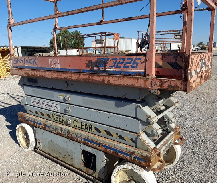 image for item KD9156 Skyjack 3226  scissor lift