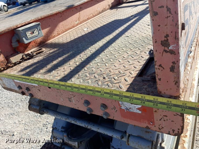 image for item KD9156 Skyjack 3226  scissor lift