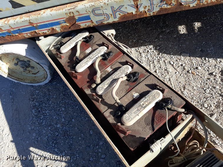 image for item KD9156 Skyjack 3226  scissor lift