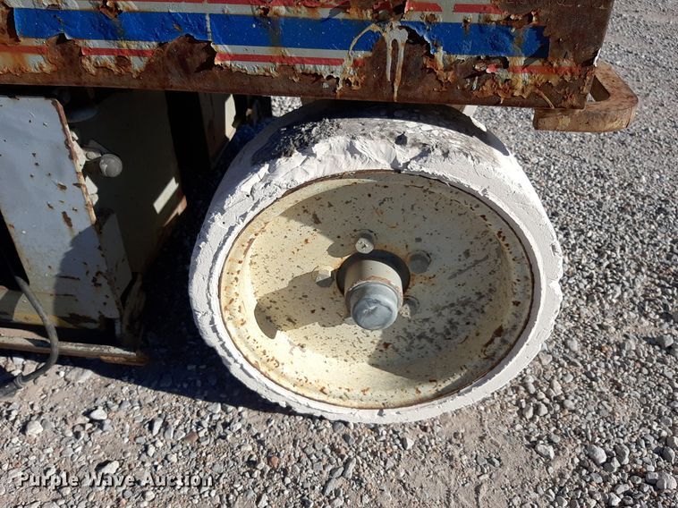 image for item KD9156 Skyjack 3226  scissor lift