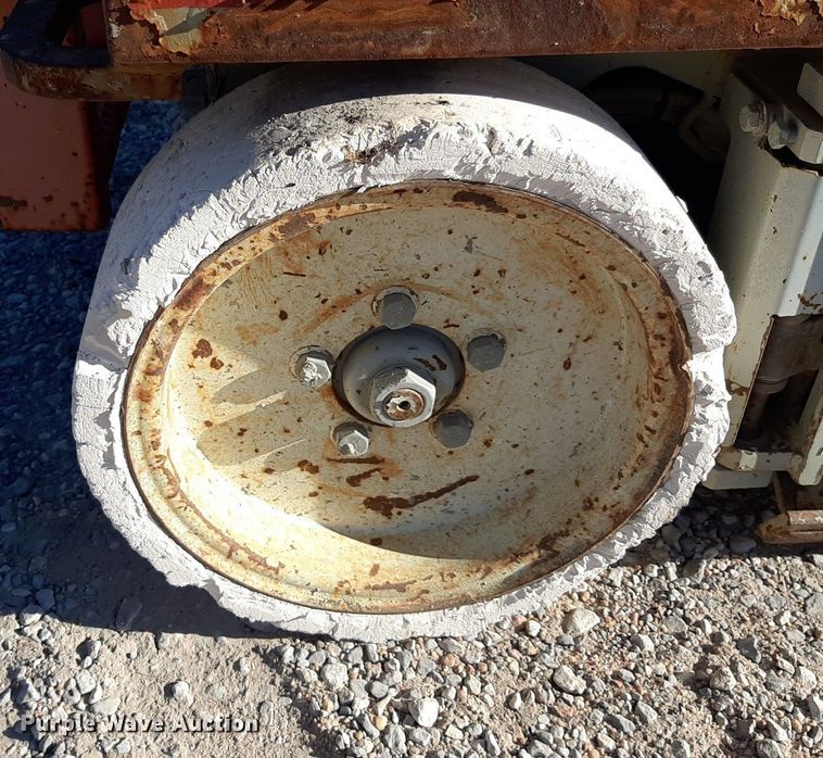 image for item KD9156 Skyjack 3226  scissor lift