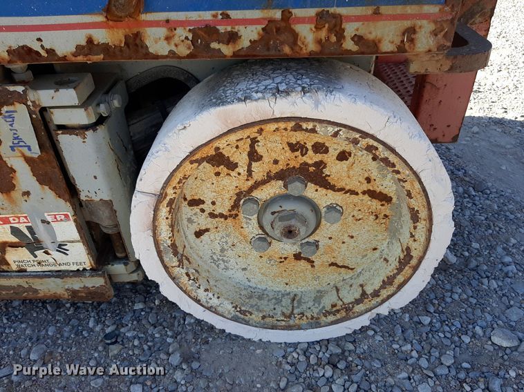 image for item KD9156 Skyjack 3226  scissor lift