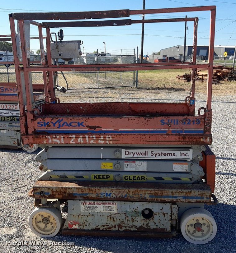 image for item KD9157 Skyjack 3219  scissor lift