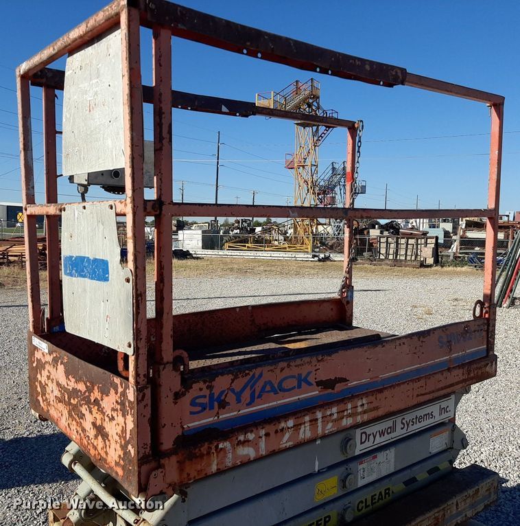 image for item KD9157 Skyjack 3219  scissor lift
