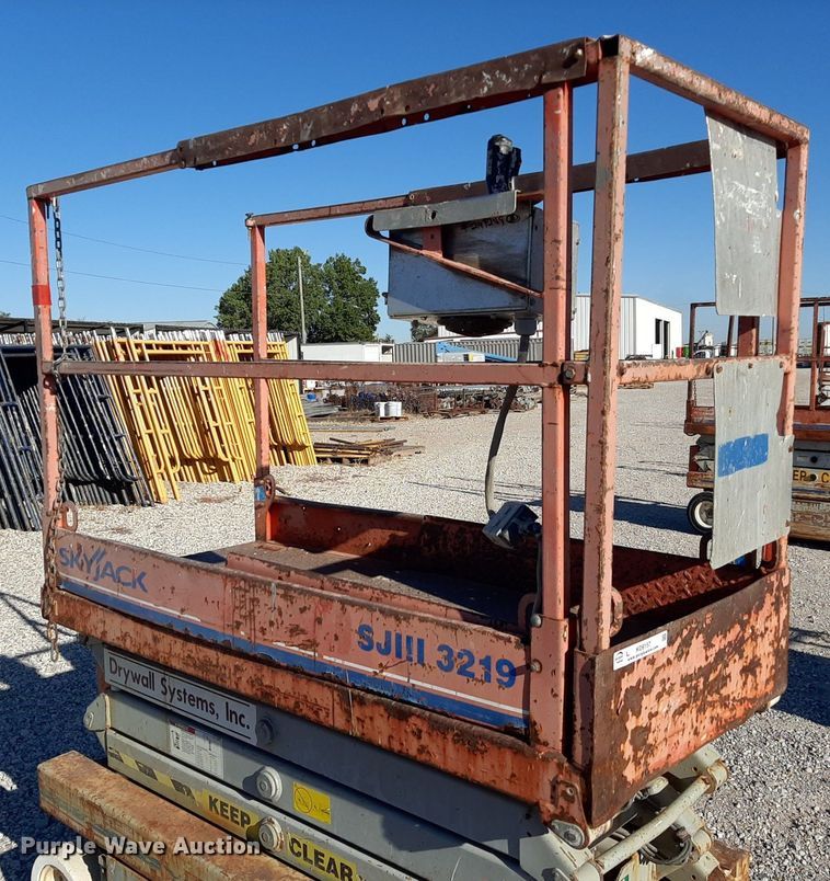 image for item KD9157 Skyjack 3219  scissor lift