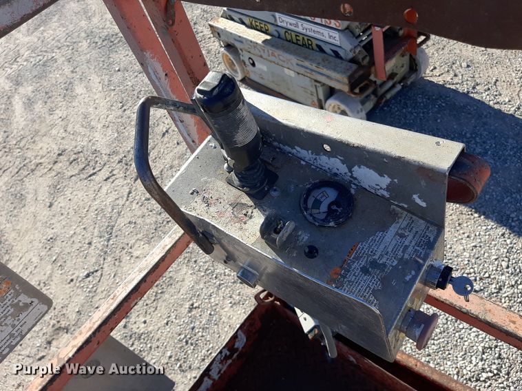 image for item KD9157 Skyjack 3219  scissor lift