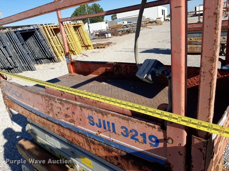 image for item KD9157 Skyjack 3219  scissor lift