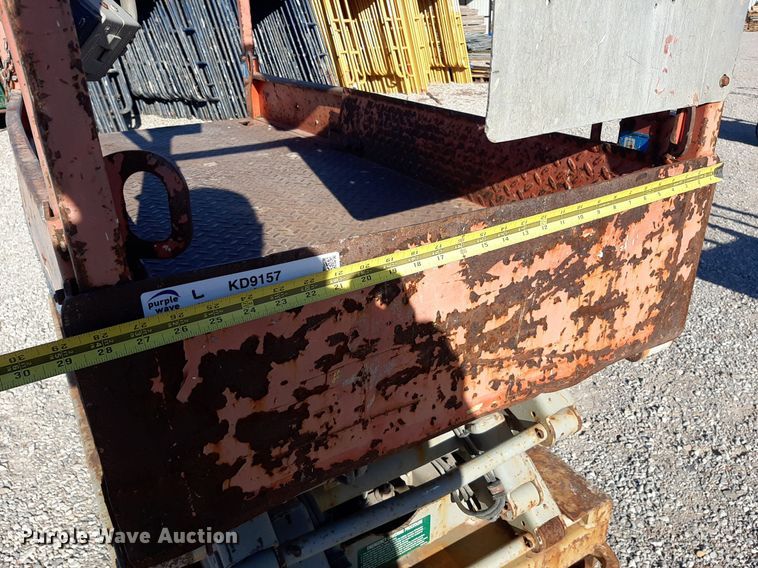 image for item KD9157 Skyjack 3219  scissor lift