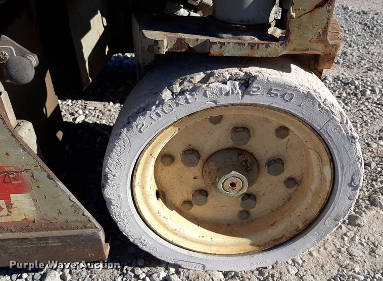 image for item KD9157 Skyjack 3219  scissor lift